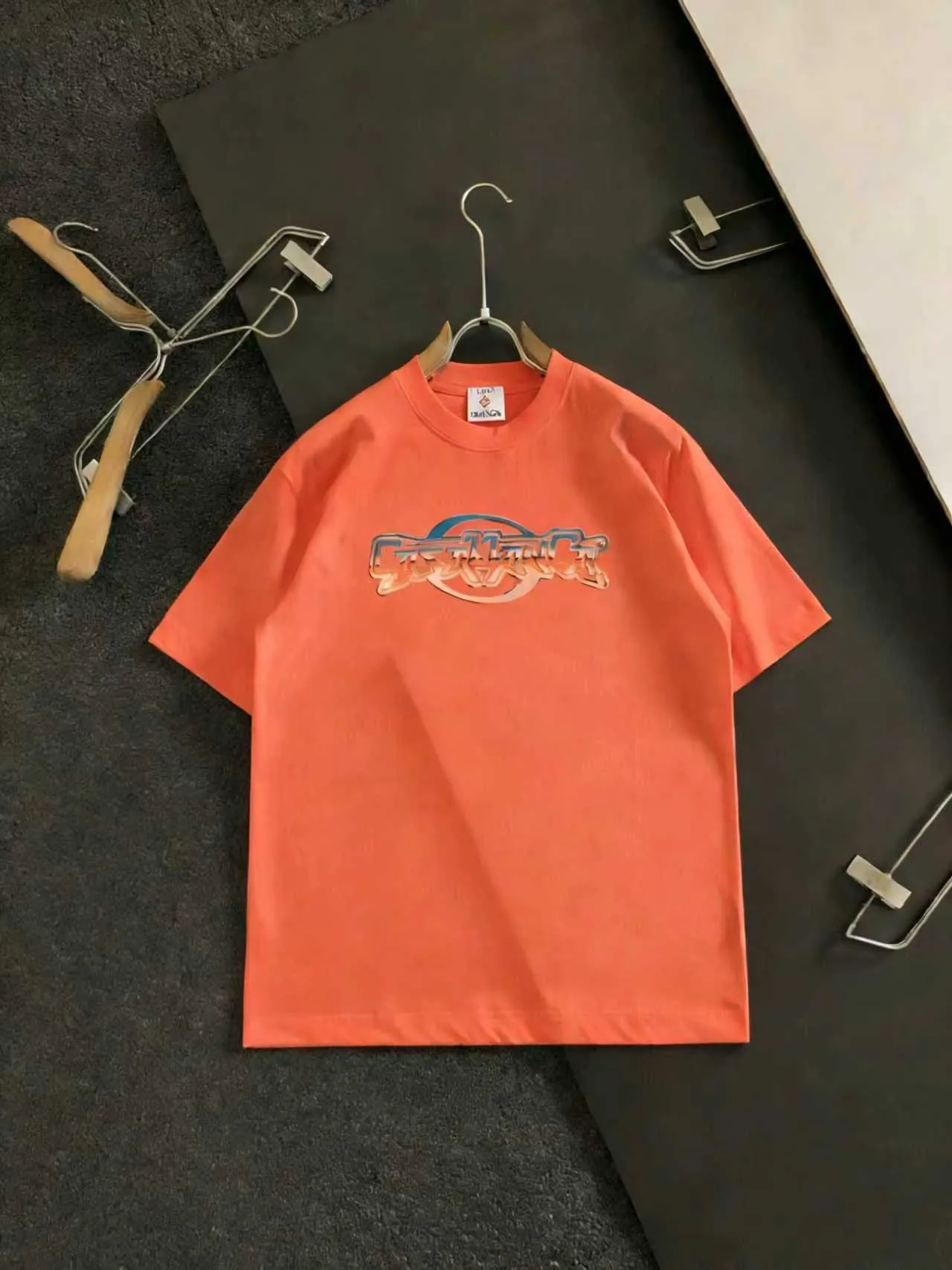 "𝙉𝙚𝙬♈️ Casablanca"🏖Casablanca 25th Autumn and Winter New Arrival letter logo white ink direct injection process, no touch short-sleeved T-shirt, made of 32 grams of dense double yarn cotton fabric, the fabric is soft. Color: Black White Orange Size: S M L XL 2XL